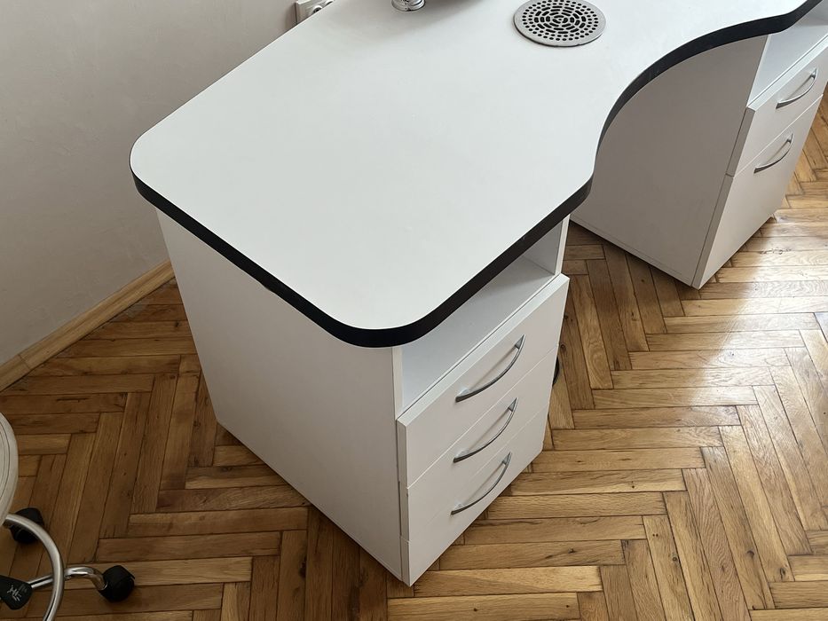 Бюро за маникюрист/ка БЕЗ ПРАХОЛОВИТЕЛ