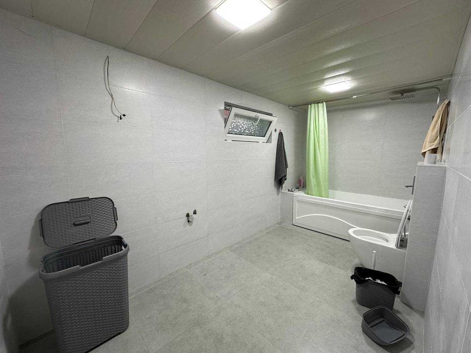 Продается участок 5,5 соток на Мирабадском районе.