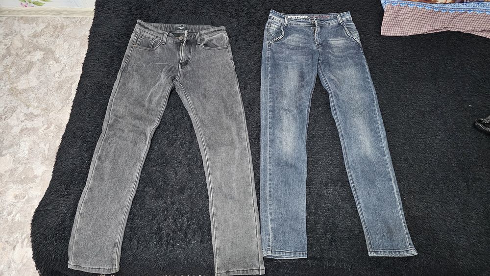 Продам двое джинс