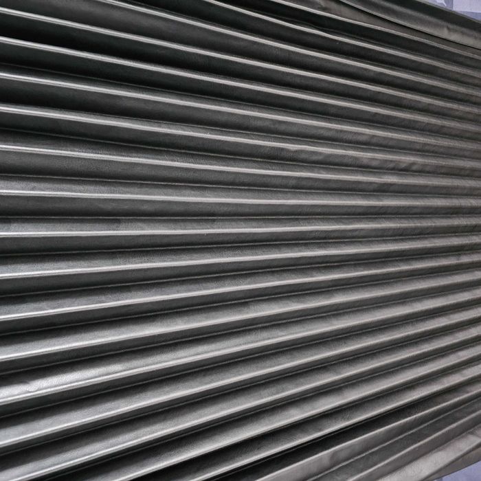 Нова едро плисирана кожена пола "Stradivarius" "Страдивариус" S размер