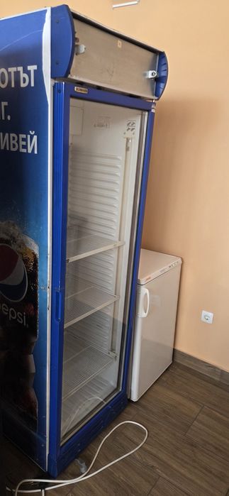 Хладилна витрина