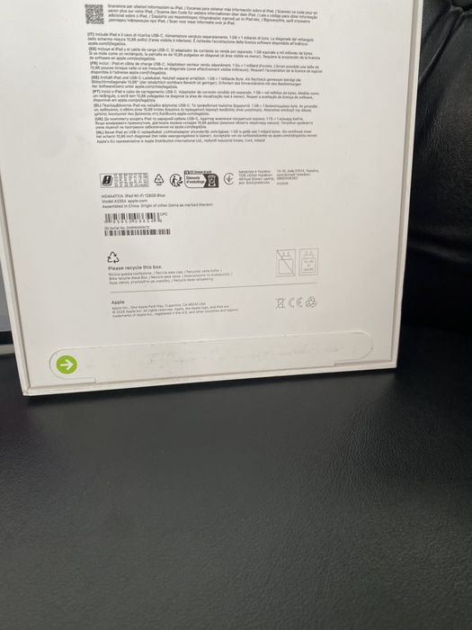 iPad A16 11-Inch / 128 GB / Blue