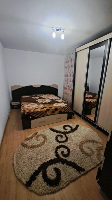 Vand apartament 2 camere decomandat