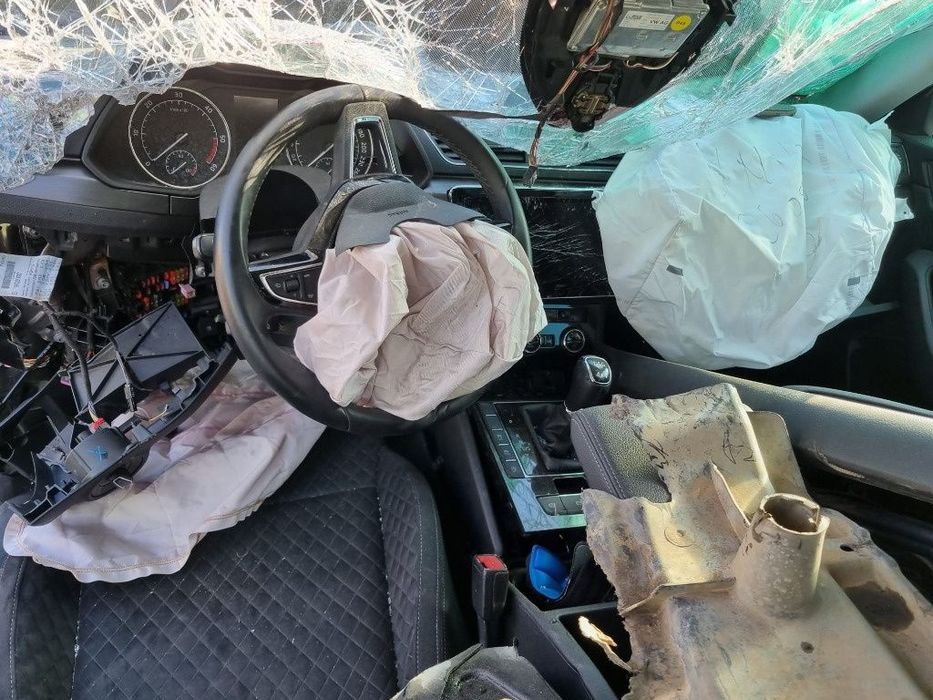 bara armatura spate haion stop stanga dreapta ansamblu stergatoare nuca schimbator timonerie aripa spate  Skoda Superb 3 motor 2.0tdi DFH Dezmembrez