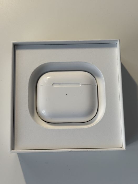 Слушалки AirPods (3rd generation)