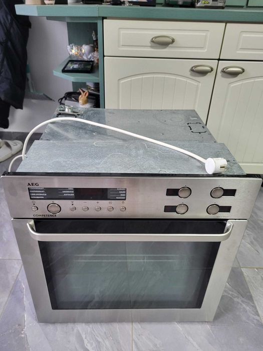 Cuptor si plita AEG.