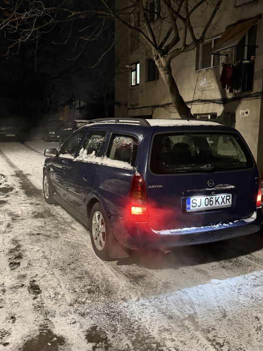 Vând opel astra 1.6