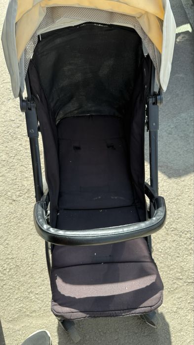 Продам легкую коляску