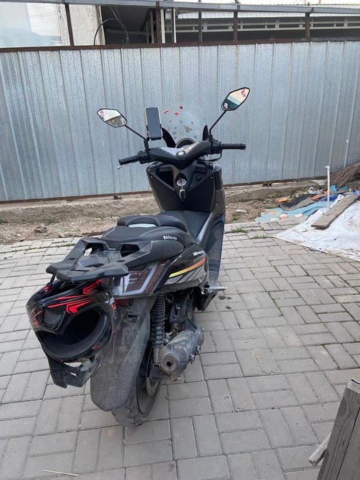 Продам мопед нмакс