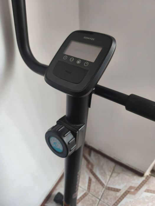Vand bicicleta fitness noua