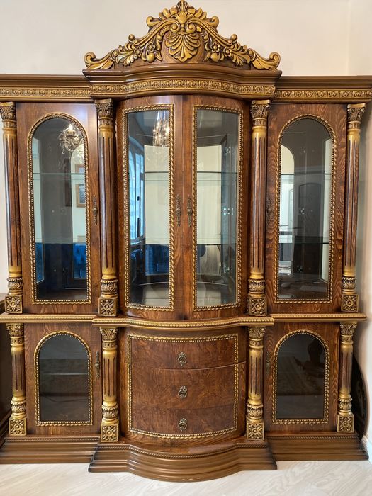 Стенка для  гостиной б/ и консоль