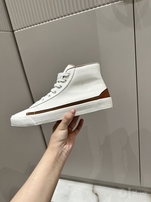 Кроссовки, кеды. Zara 43 размер. Новые с подарочным пакетом.
