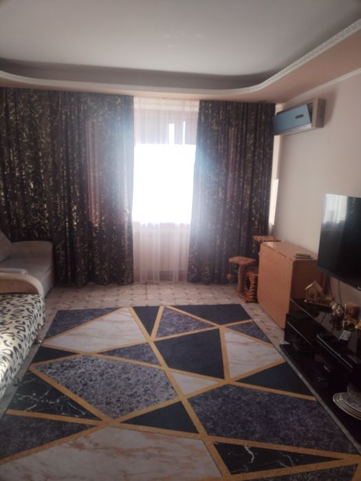 Продам 4 комнатную квартиру