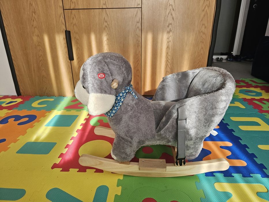 YZS Люлеещо се Куче ШАРО