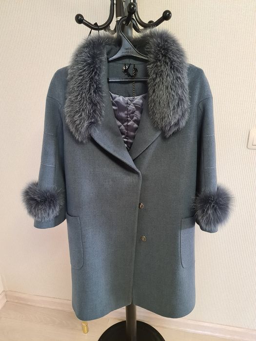 Продам демисезонное пальто