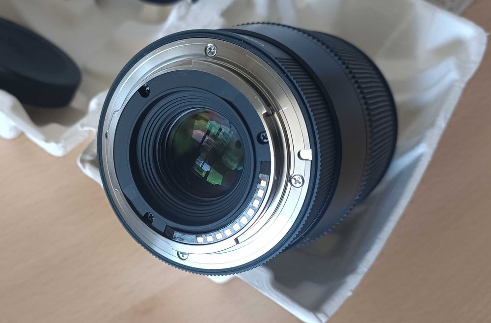 Обектив Sigma 16мм, f/1.4, Sony E-mount