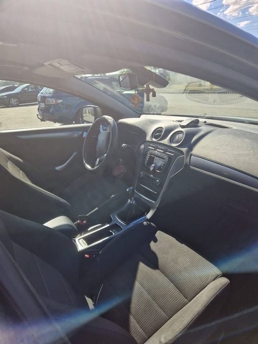 Ford mondeo  An 2012