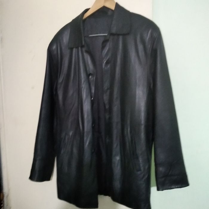 Продам кожаные куртки.