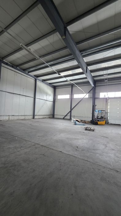 De Inchiriat spatii depozit si birouri de la 300-900 mp