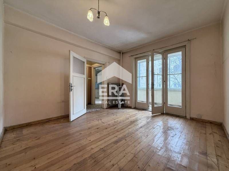 Апартамент за продажба до ул. Московска и катедрала „Свети Александър