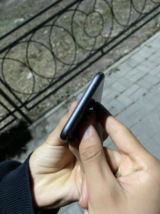 Продам iPhone 11, 64 ГБ