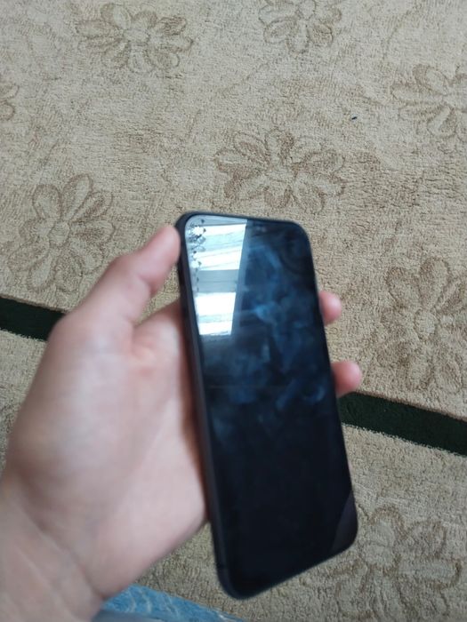 Айфон 11 у идеальном состояни