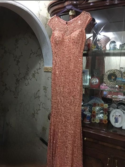 Продам срочно платье