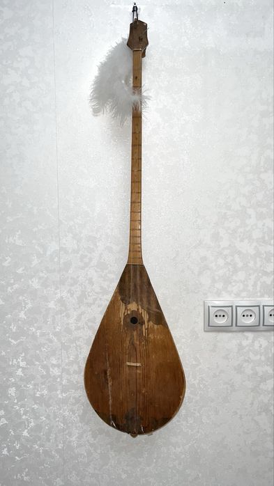 Домбыра музыкальный инструмент