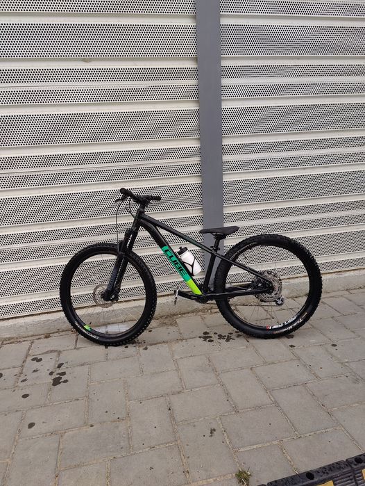 Bicicleta hardtail/dirt jumper cube acid 260