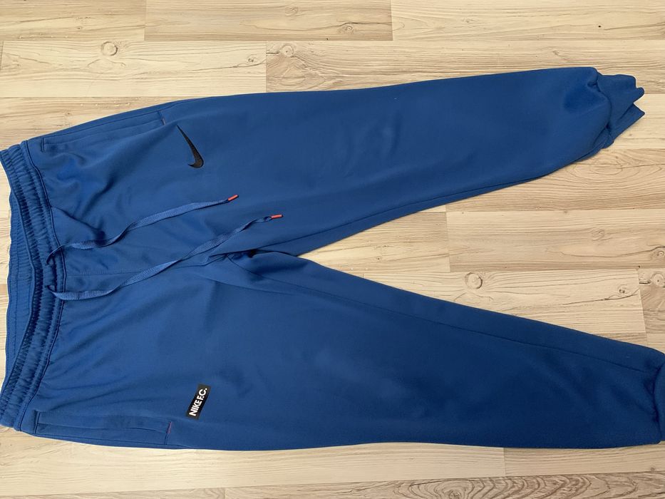 Продавам екип Найк