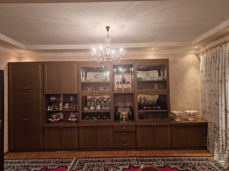 Продаём стенку с посудой