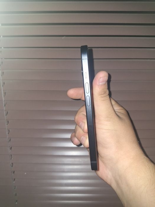 Айфон 15 продаётся есть айклауд