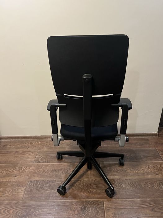 Steelcase Please — премиум ергономичен офис стол