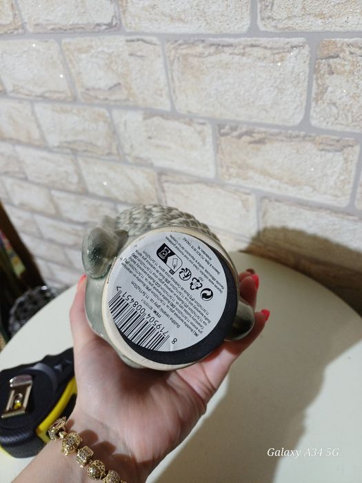 Порцеланова статуетка будиски божества