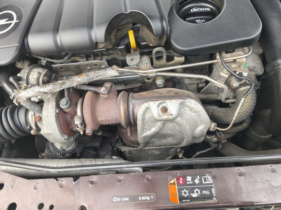 Dezmembrez Opel Astra
