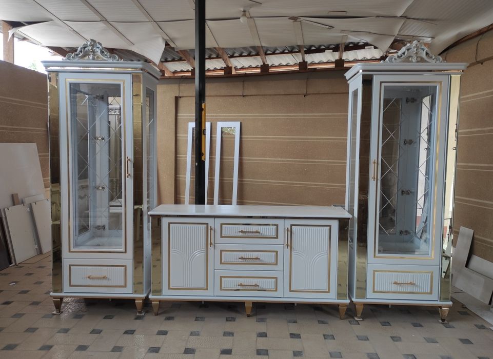 Пенал камод  встиле Хай-тэк