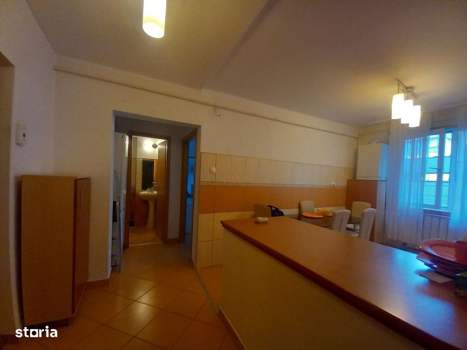 Florilor - in spate la BT, apartament 3 camere, la etajul 1 !