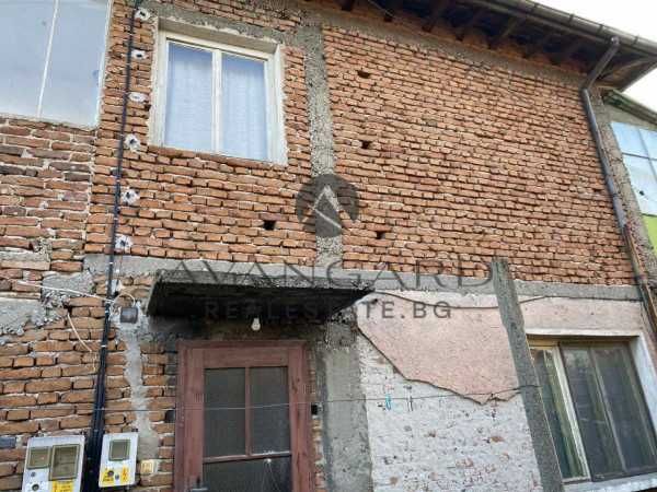 оф.11882 Къща в Центъра на с.Войводиново