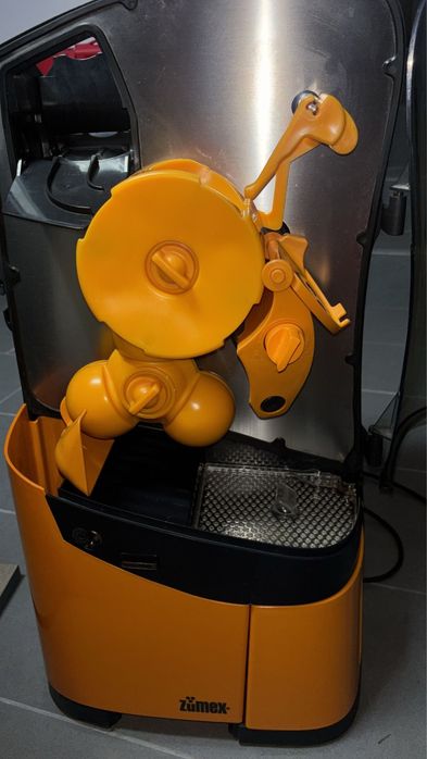Storcator profesional zumex-minex
