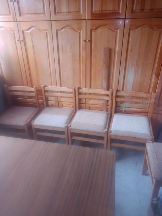 6 бр. дървени стола – масив, много добро състояние