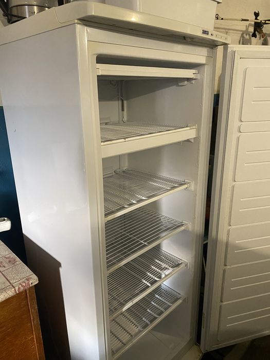 Продам морозильную камеру Атлант