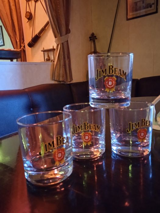 Бразилски син дуралекс;Рекламни чаши