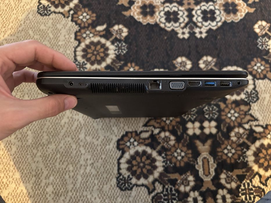 Ноутбук asus X540S