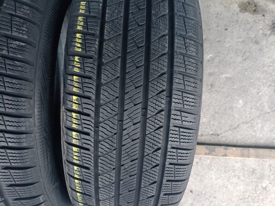 2 anvelope AllSeason Vredestein 235/45 R20 dot 1422