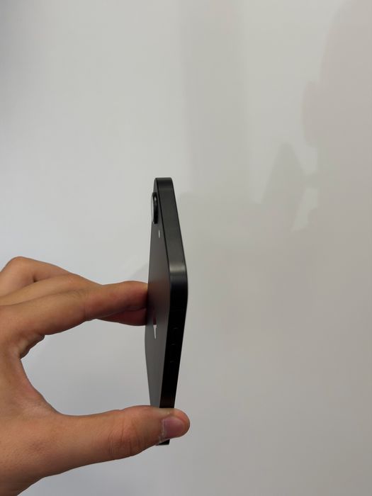 iPhone 16e - 60 цикъла