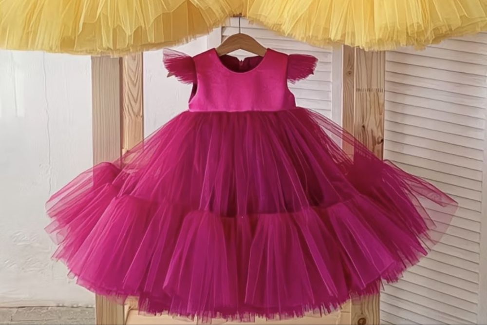 Продам платье на 5-6лет