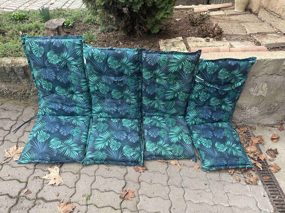 Градински комплект.,маса със четири стола ( качествен материал )