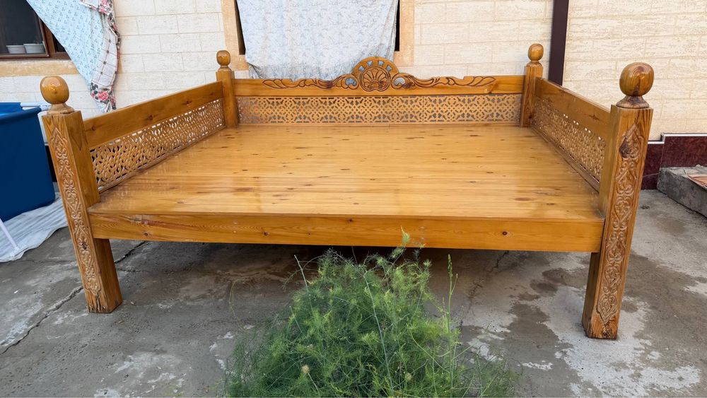Тапчан сотилади. Ахволи янги, хеч кандай минуси йук