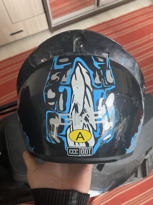 продается шлем для мопеда и мотоцикла