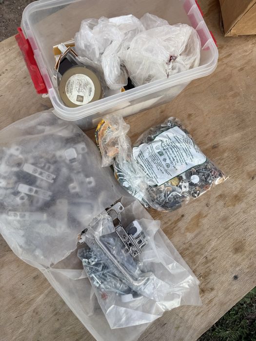 продам фурнитуру для мебели